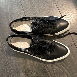 Vince Camuto black lace up shoes